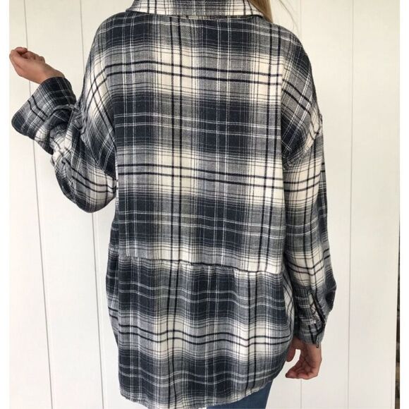 American Eagle Women’s Plaid Flannel Button Down Shirt Navy Blue Size M *Notes - Picture 2 of 14